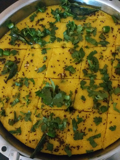 A picture of Naylon khaman dhokla.