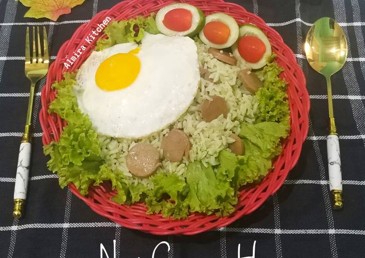 Bagaimana Menyiapkan Nasi Goreng Hijau?‍? yang Lezat