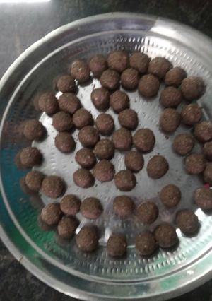 A picture of Immunity Ragi Makhana Ladoo.