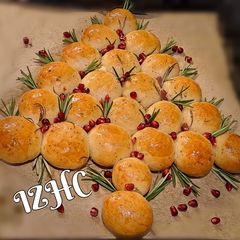 A picture of 🎄🥯Pull Apart Christmas Tree🥯🎄.
