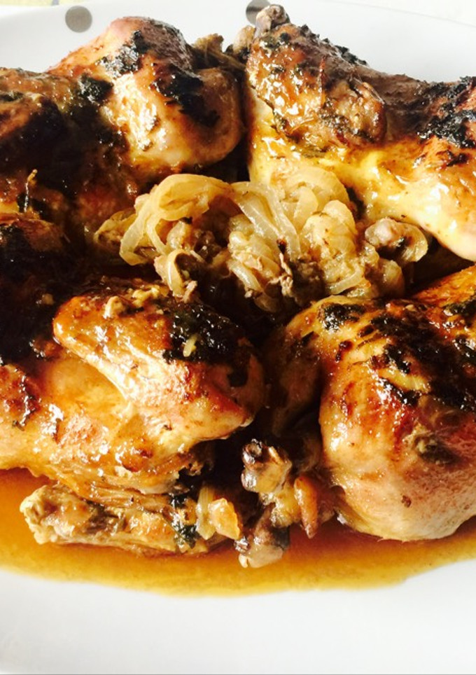 Una foto de Pollo especiado y relleno, دجاج معمر ومشرمل
