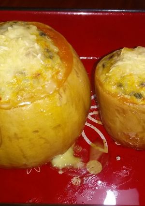 Una foto de Calabaza rellena vegetariana 🥗