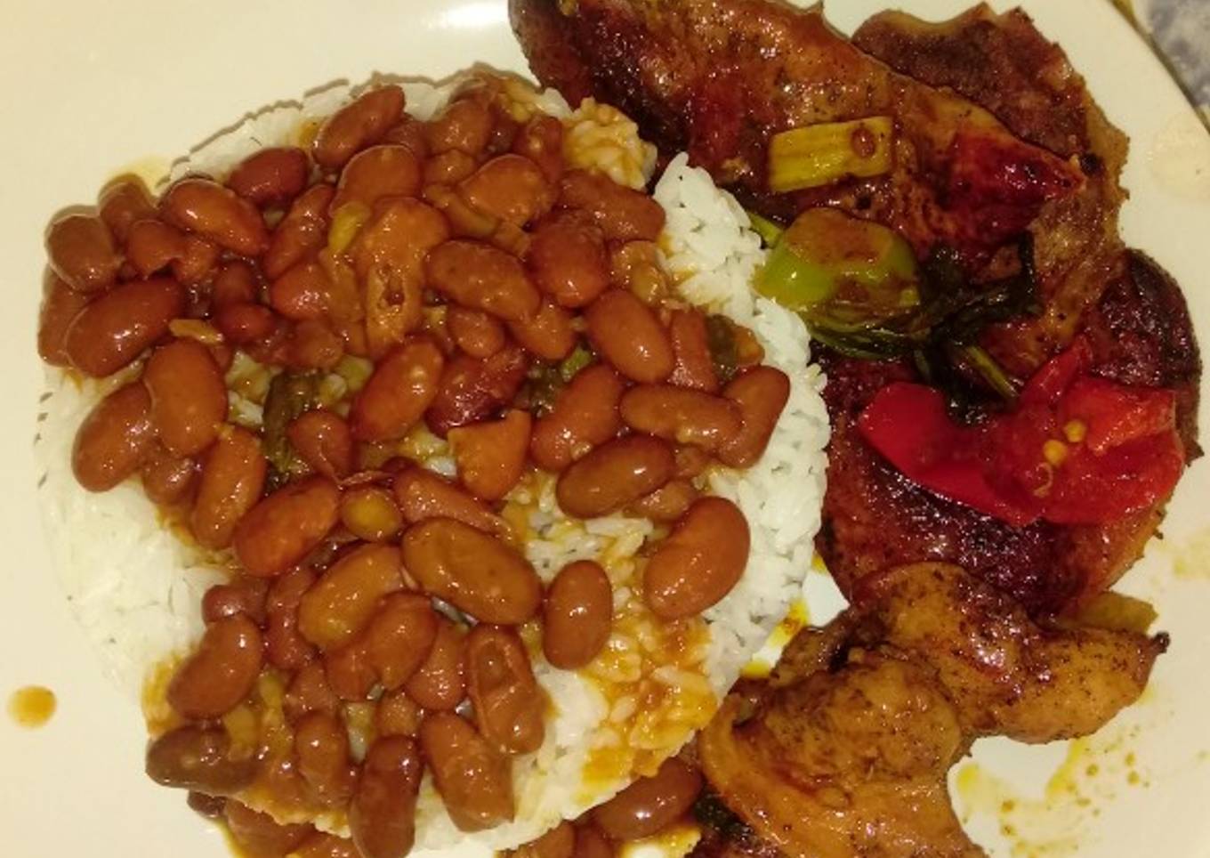 Arroz con habichuela y tocino
