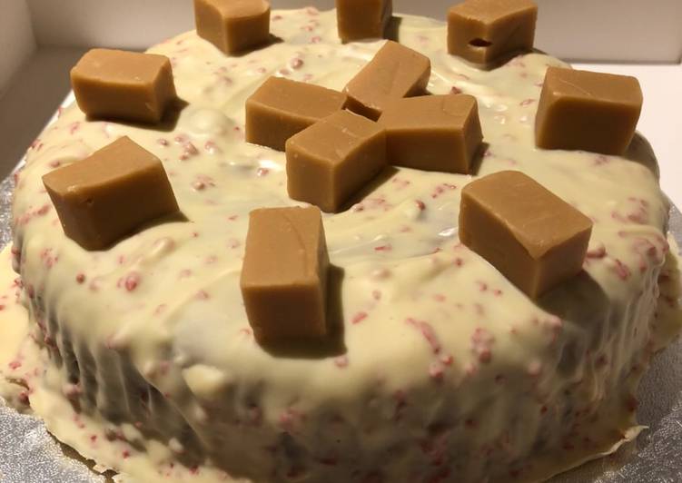 Steps to Make Ultimate White chocolate and fudge cake
