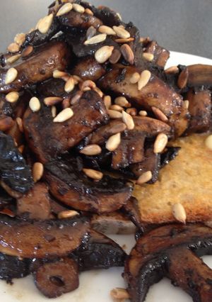 A picture of Mushrooms on Toast.