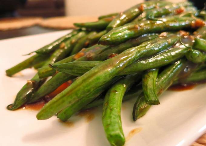 Simple Way to Prepare Favorite Oven Roasted Green Beans with Garlic Oyster Sauce