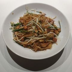 A picture of Pad Thai.