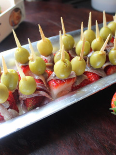 Una foto de Pinchos de fresones con anchoas