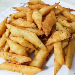 A picture of Khasta namak paray/tea time savoury snack !.