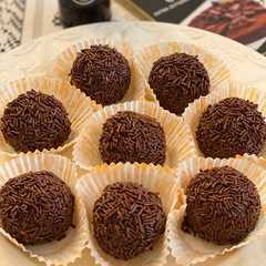รูปของ Rum Balls (Bola-bola Coklat) *Non Keto*
