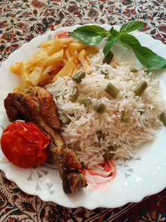 عکسی از دستور دمپخت لوبیاسبز با مرغ سرخ کرده😋😋