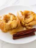 Manzanas asadas con canela