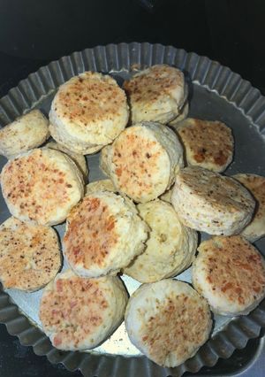 Una foto de Scones de queso🧀