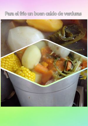 Una foto de Caldo de verduras y sopa crema