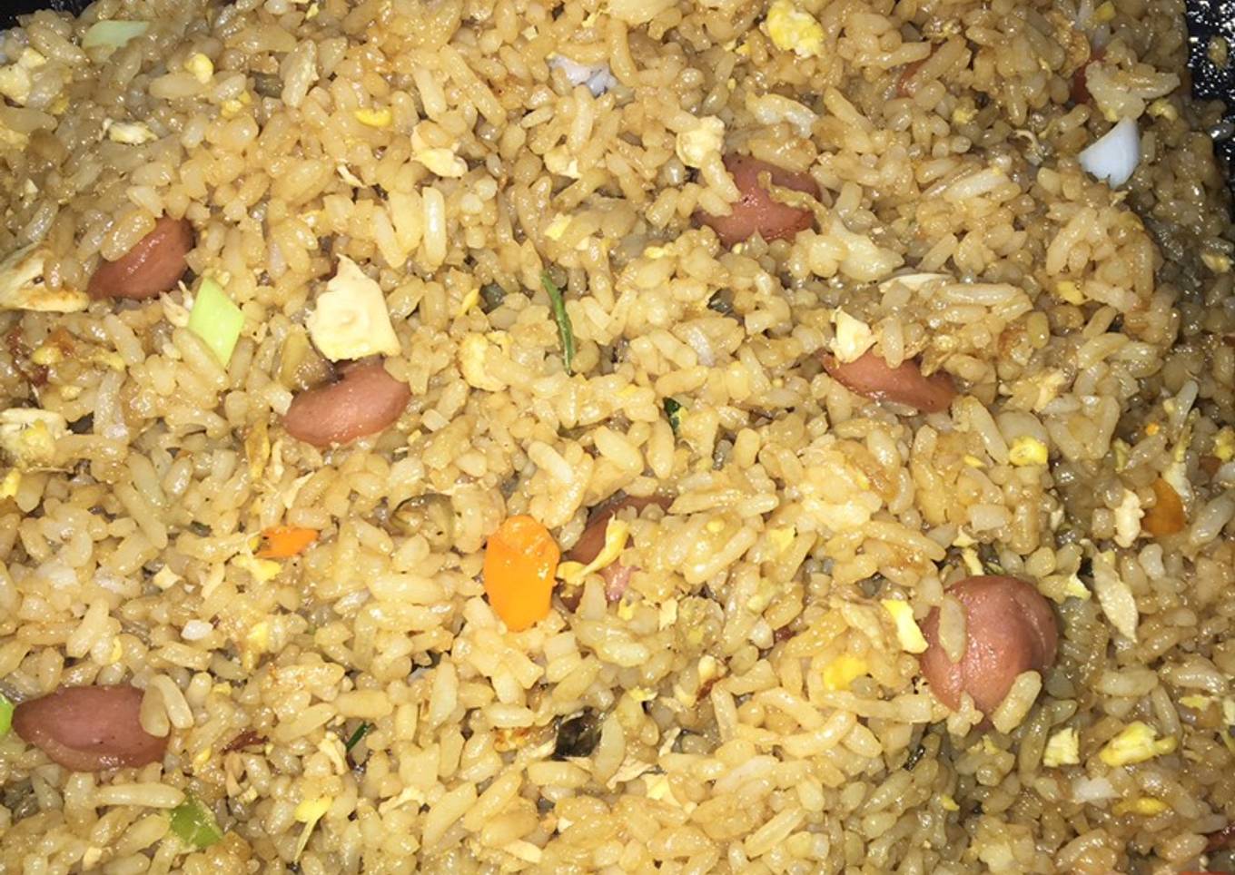 Nasi goreng sosis telur