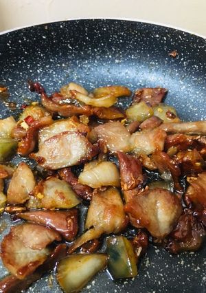 Hình của món Thịt heo cháy cạnh.
