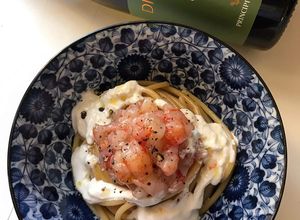 Foto di Spaghettoni con tartare di gamberi rossi e stracciatella