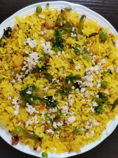 பட்டாணி உருளைக்கிழங்கு அவல் உப்புமா   (Greenpeas, potato, puffed rice upma) செய்முறை முக்கிய புகைப்படம்