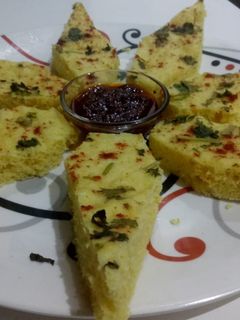 खट्टा ढोकला (Khatta dhokla recipe in hindi) रेसिपी मुख्य फोटो