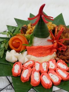 Foto resep Telur Dadar Gulung Merah Putih dan Nasi Uduk