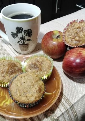 Una foto de Muffins de manzana y canela