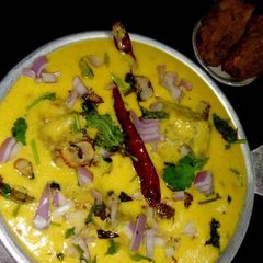 A picture of Aloo kofta kadhi.