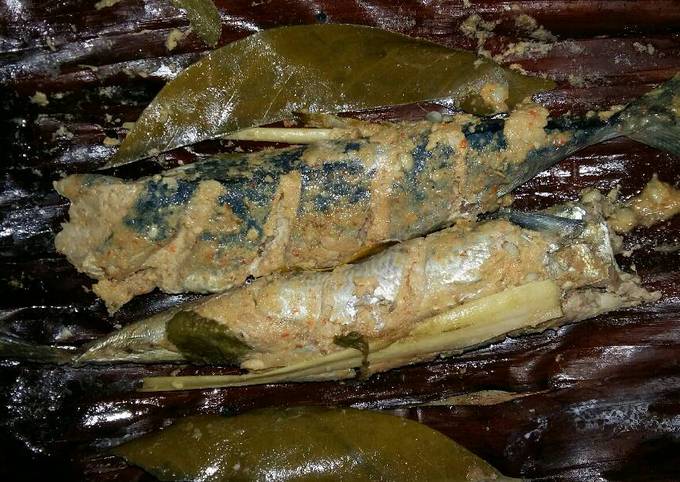 Ini dia! Bagaimana cara buat Pepes Ikan (Makarel)  sempurna
