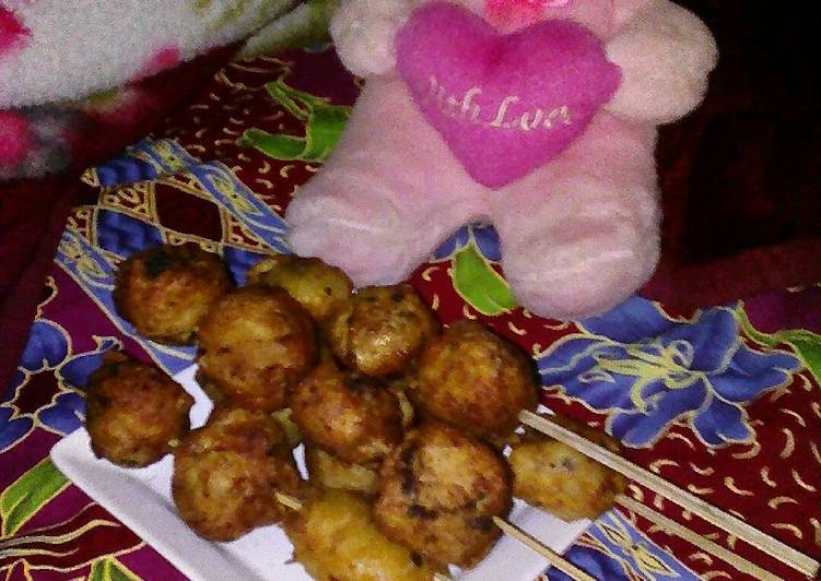 Kue Donat Sate Tanpa Telor..by:Erni Hartanti.Amd😍😘😄