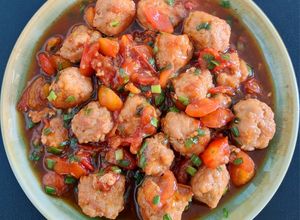 Hình của món Thịt băm viên sốt cà chua.