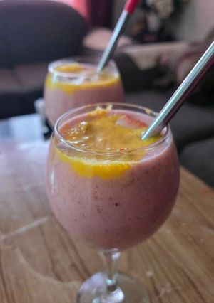 A picture of Strawberry mango lassi.