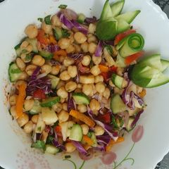 A picture of Chickpeas protein salad.