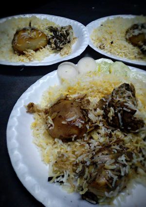 A picture of Chicken biryani.