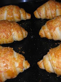 Sajtos croissant recept fotója