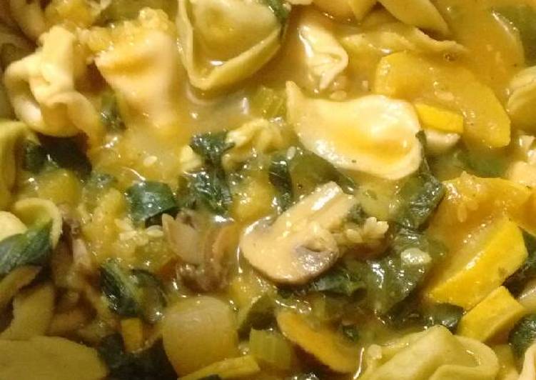 Easy and Simple Vegetable Tortellini Soup