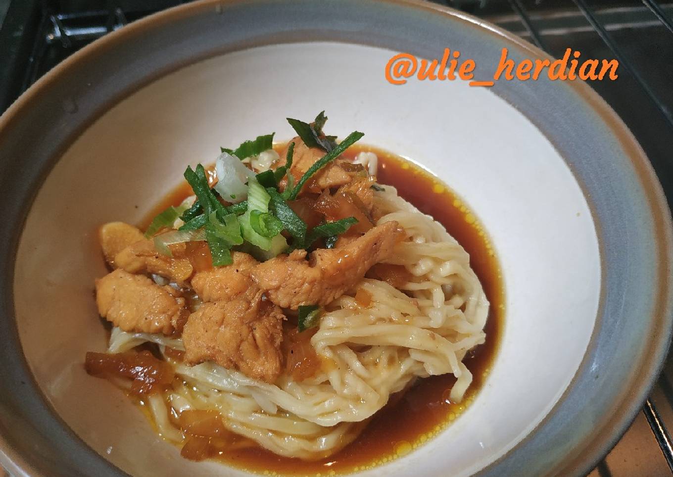 Mie ayam special (enak, wangi gurih)