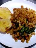 ผัดมักกะโรนีกะเพราไก่สับ