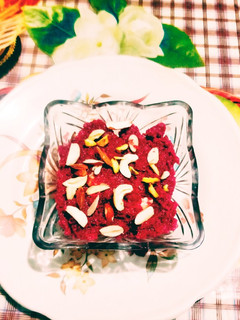 લાલ ખારેક નો હલવો (Red Kharek Halwa Recipe In Gujarati) રેસીપી મુખ્ય ફોટો