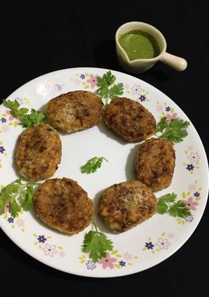 A picture of Crispy Sago Tikki.