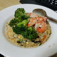 A picture of Mushrooms shrimp fried rice.