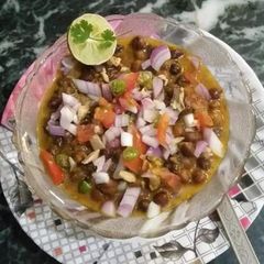 A picture of Black Chickpea kala chana chat.