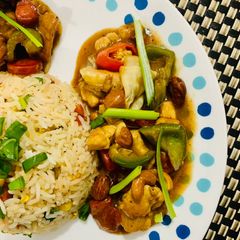 A picture of Almonds and cashew nut chicken.