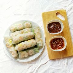 A picture of Vietnamese Spring Rolls.