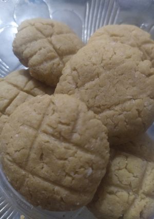 ગોળ ના બિસ્કિટ (Jaggery Biscuit Recipe In Gujarati) રેસીપી મુખ્ય ફોટો