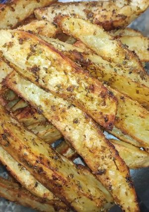 Una foto de Papas cuña al horno, súper crocantes 🤩
