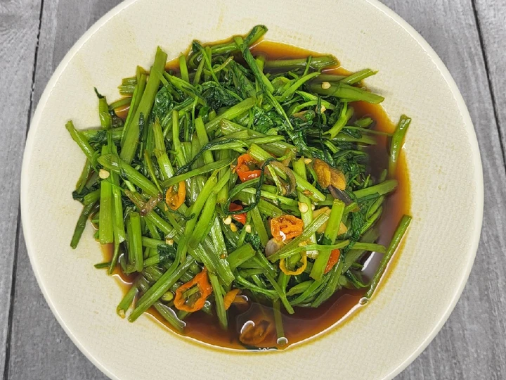 Cara Mudah Membuat Resep Tumis Kangkung Saos Tiram yang Uenak Anti Ribet, Lezat