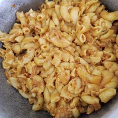 A picture of Tikka macaroni.