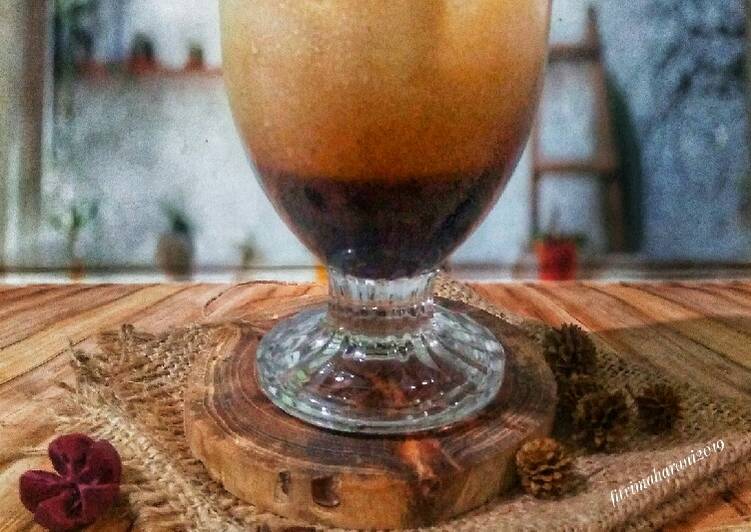 Resep Es Kopi Susu Gula Aren yang Enak Banget