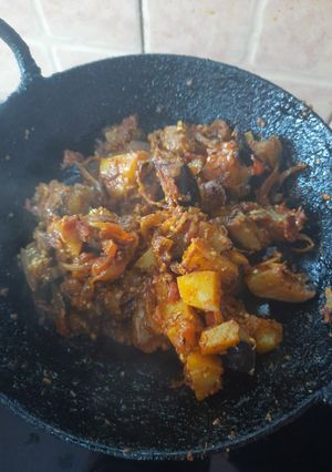 चटपटे आलू बैंगन (Chatpate aloo baingan recipe in Hindi) रेसिपी मुख्य फोटो