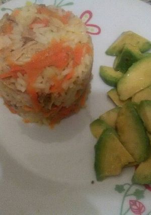 Una foto de Arroz con atún