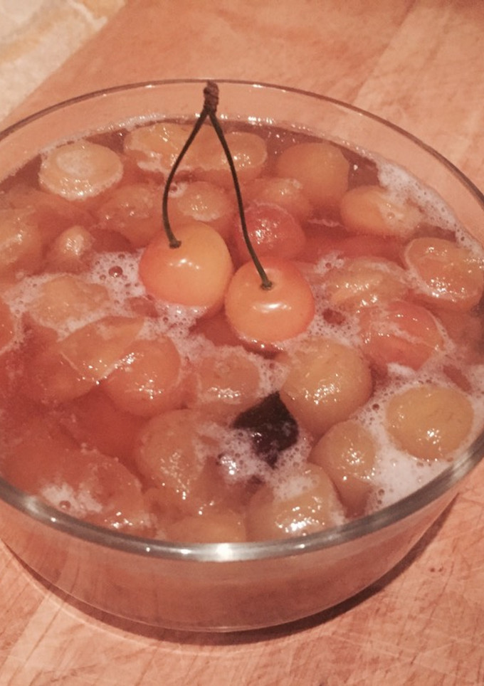 Una foto de Cerezas 🍒en almíbar